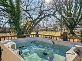 Cozy Retreat Near Downtown with Hot Tub