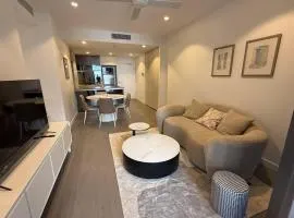 River Nights & City Lights - Luxe Stay + Carpark