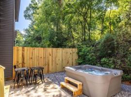 Serene Retreat Private Hot Tub and Arcade, villa à Sevierville
