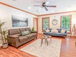4 Beds ,King Bed, Tvs, Kids essentials, office, Grill, Crib, in Bond park ,PNC Arena
