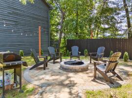 Cozy Retreat awaits w Pool Grill Near Dollywood, vila v destinaci Pigeon Forge