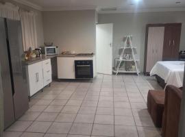 Bella Cottage Escape, hotel in Centurion
