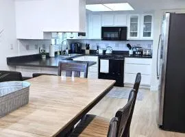 Paddleboards, Air Hockey, Grill, Fire Pit, WD, Brkfst, Sleeps 10, upper