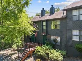 Dollywood Retreat Stylish Townhouse with Pool