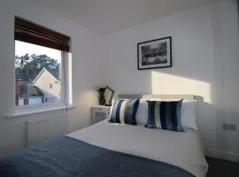 Bracknell Contemporary Stylish 3 bedroom in