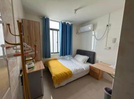 Cozy 1BR 9-Min to Hongqiao NECC, hótel í Shanghai