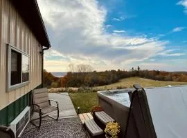 Barn On The Ridge - HOT TUB - Sleeps 6