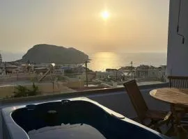 Majestic View Villa - Outdoor Jacuzzi