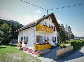 Apartment in Tröpolach near Ski Lift