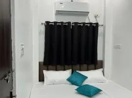 Shree Gomukh residency comfortable home stay for family near to vishwanath temple 200 mtrs