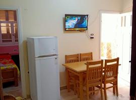 شقة مفروشة للايجار فى راس البر سادس مطل من البحر, hotel in Ras El Bar