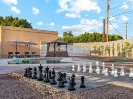 Bray House - Epic Shared Backyard - Pool - Games