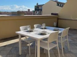Historic Center Penthouse 6 minutes from the Station