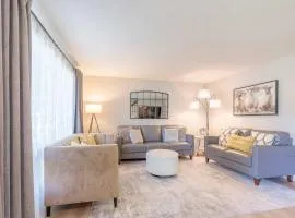 4BR 2BA Dog Friendly 3 Kings Walk to Lambeau