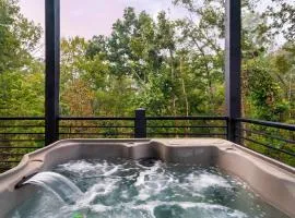 Modern Luxury in the Smokies w Hot Tub