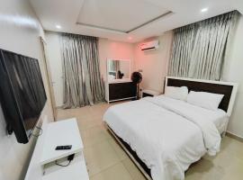 Royal 3 Bedroom Apartment with 24hrs Power Supply, Wifi, Security and Fully Equipped Kitchen, hotel v destinaci Lekki