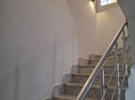 Full house with two bedrooms for seven bead, βίλα σε Mohammed Ben Bel Kassem