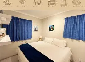 New! Green Point Room with Workstation & 8 min to Stadium