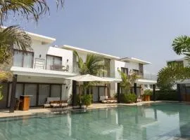 Elegant Villa with Poolfront View