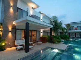 Luxury Villa with Direct Pool Entry