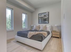 One Bedroom at The Crescent Sleeps 2 to 4, διαμέρισμα σε Rossland
