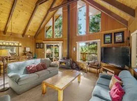 Walk to Fly-In Lake: Blue Lake Springs Cabin!