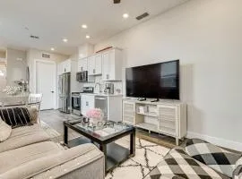 Fenced-In Yard Apt 7 Mi to Westfield Galleria