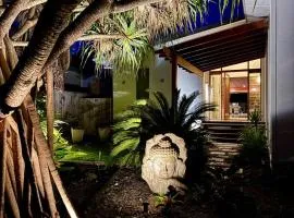 LAGUNA PARADISE - Island house with private beach & pontoon on lagoon - 4 bedrooms