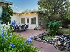 Relax at Artist's Secret Garden, KOI pond & COOL WATER jacuzzi, 4 BIG groups