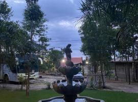 Camping e Pousada Maloca e Rodas, campamento en Alter do Ch&atilde;o