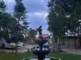 Camping e Pousada Maloca e Rodas