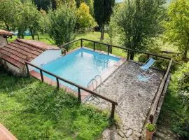 Rustic Chalet with Pool
