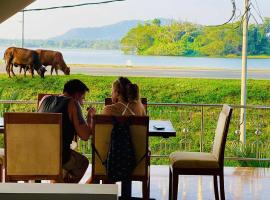 Tissa Yala Lake View Hotel，蒂瑟默哈拉默的飯店