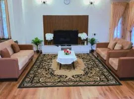 5-BEDROOM FERRINGHI HOUSE with WIFI , NETFLIX , BBQ SET , 5 MINUTES WALK to BEACH