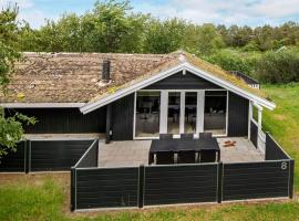 6 person holiday home in Rømø โรงแรมในBolilmark