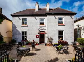 Gleeson's Restaurant & Rooms, hotel perto de Claypipe Visitors Centre, Roscommon