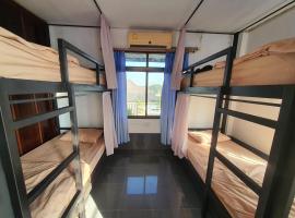 Fip's Inn Hostel Thakhek, ξενοδοχείο σε Ban Pho Touane