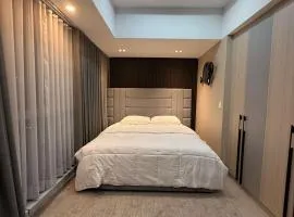 Luxury Executive Suites 3 Bedroom Condo Uptown Parksuites Tower 1