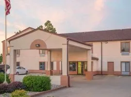 Super 8 by Wyndham Vincennes