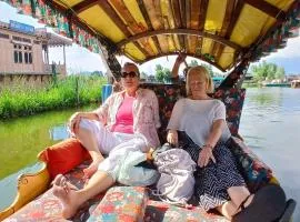 Young Beauty Star Houseboat