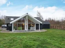6 person holiday home in Ebeltoft