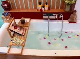 Midorigami Jacuzzi suite Spanish Steps apt