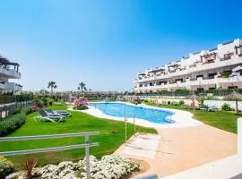 Modern 2BR Apt with own Terrace & Pool access