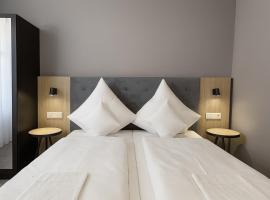 HI Grand City Hotel: Hannover şehrinde bir otel