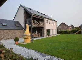 Grandeur Villa with Sauna & Jacuzzi in Durbuy