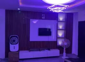 Cee&Tee at AKOBO 1Bedroom or 2Bedrooms -247 Electricity-Solar Inverter AC in Bedrooms