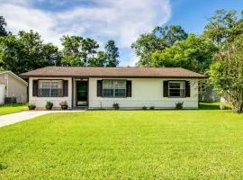 Explore Weeki Wachee Springs Pet-Friendly Home