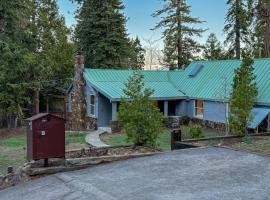 Walk to Lake 4BR Memory Making Alpine Retreat, hotel in Tahoe City