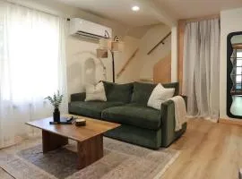 Cozy Chic Alpine Suite with AC - Walk to Lake