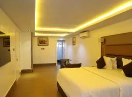 Bolton White Apartment